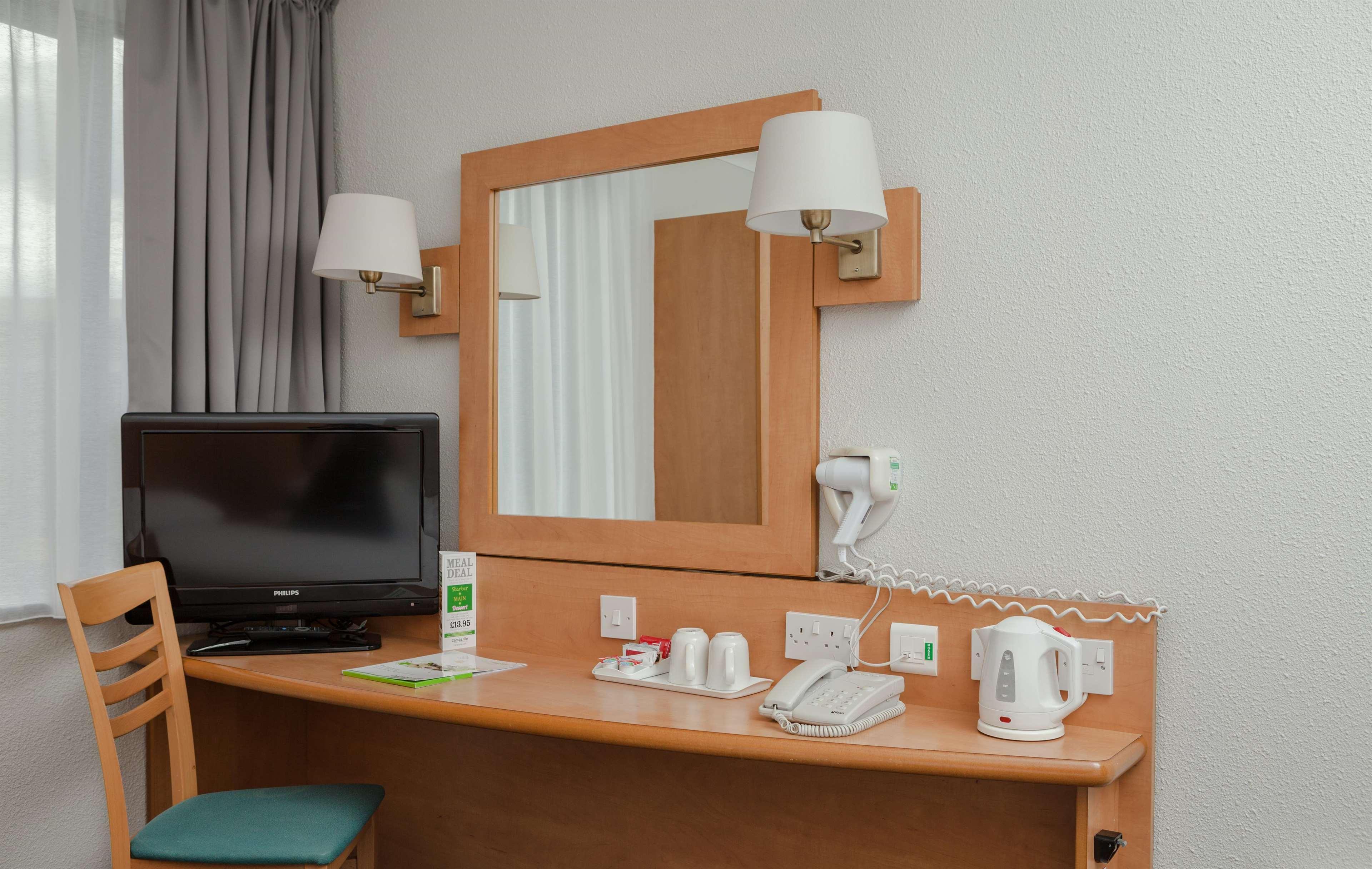 Campanile Hotel Dartford Extérieur photo