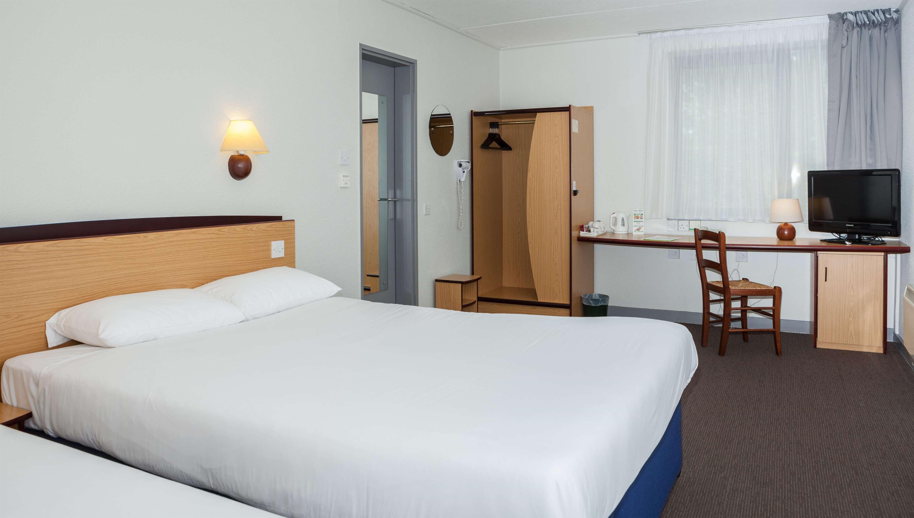 Campanile Hotel Dartford Extérieur photo