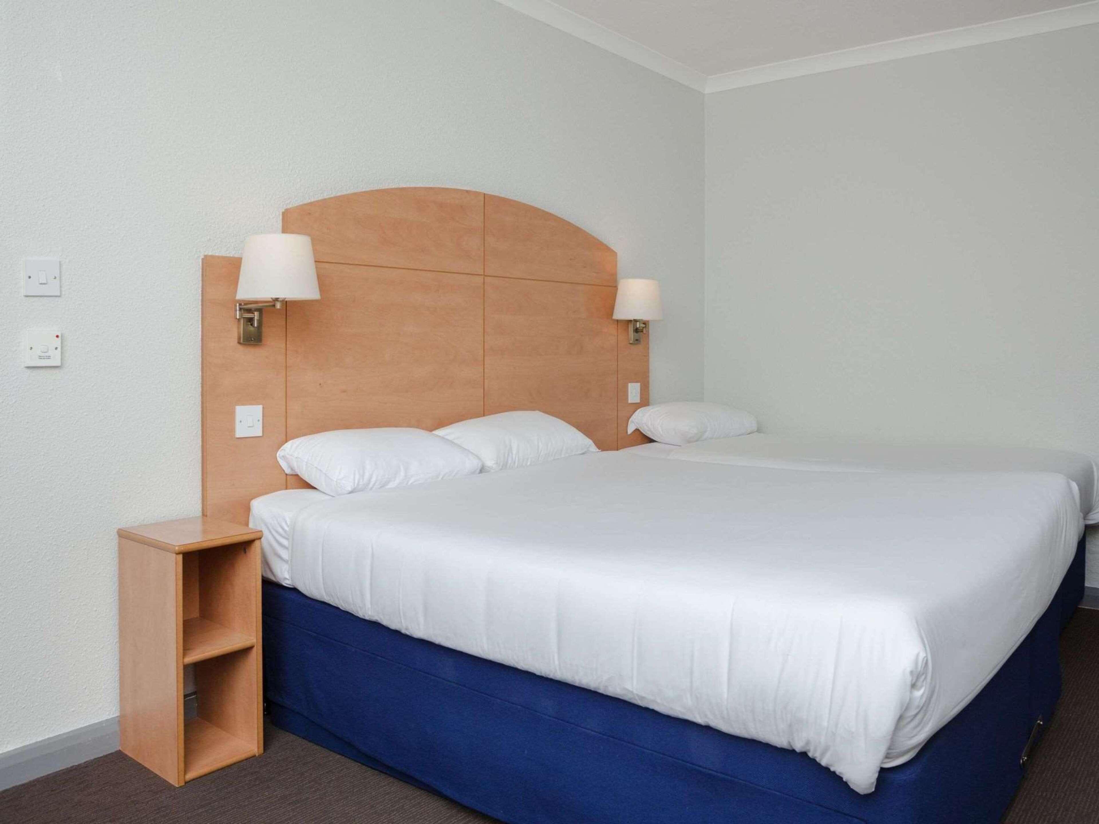 Campanile Hotel Dartford Extérieur photo
