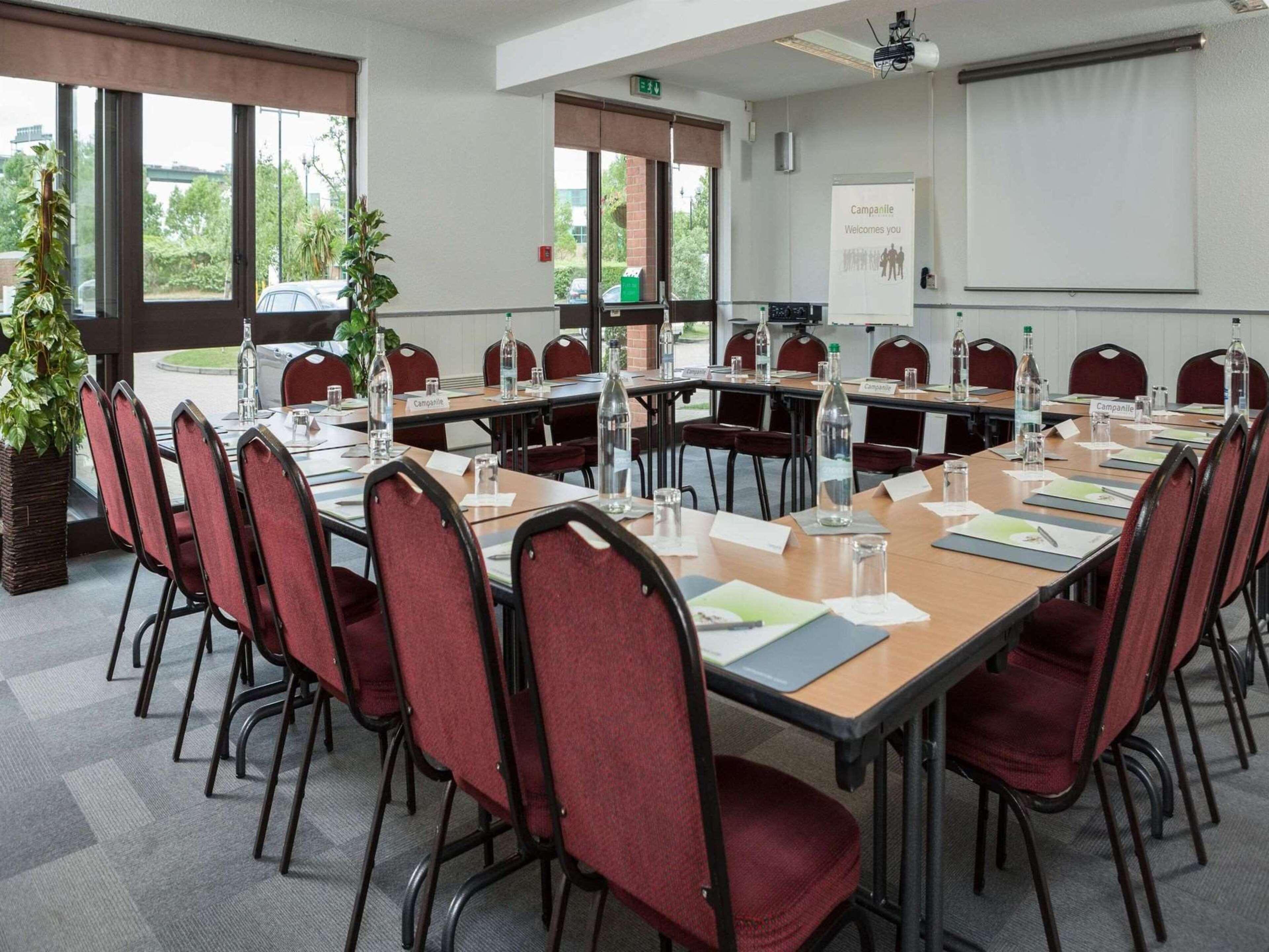 Campanile Hotel Dartford Extérieur photo