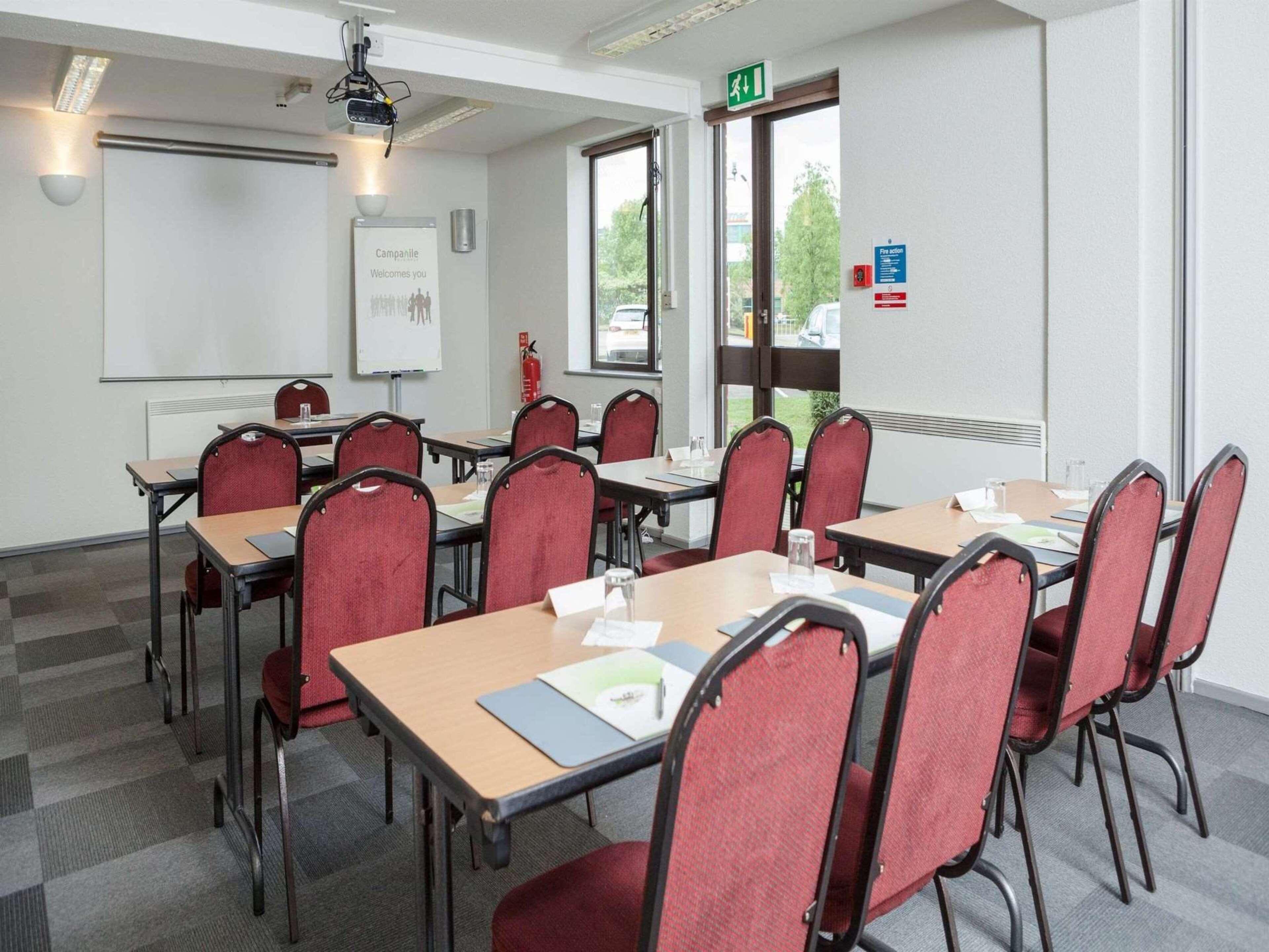 Campanile Hotel Dartford Extérieur photo